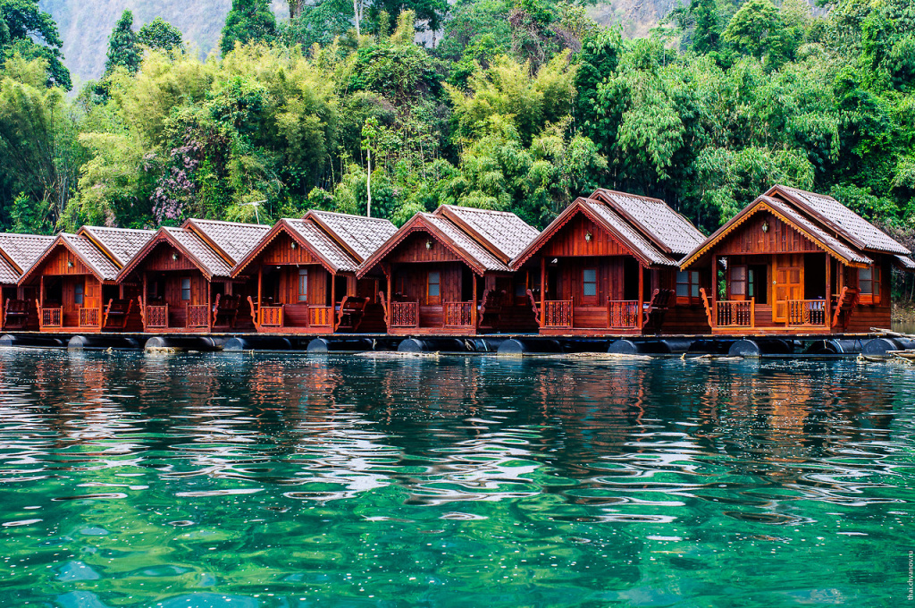 LAKE CHEO LAN.jpg LAKE CHEO LAN.jpg