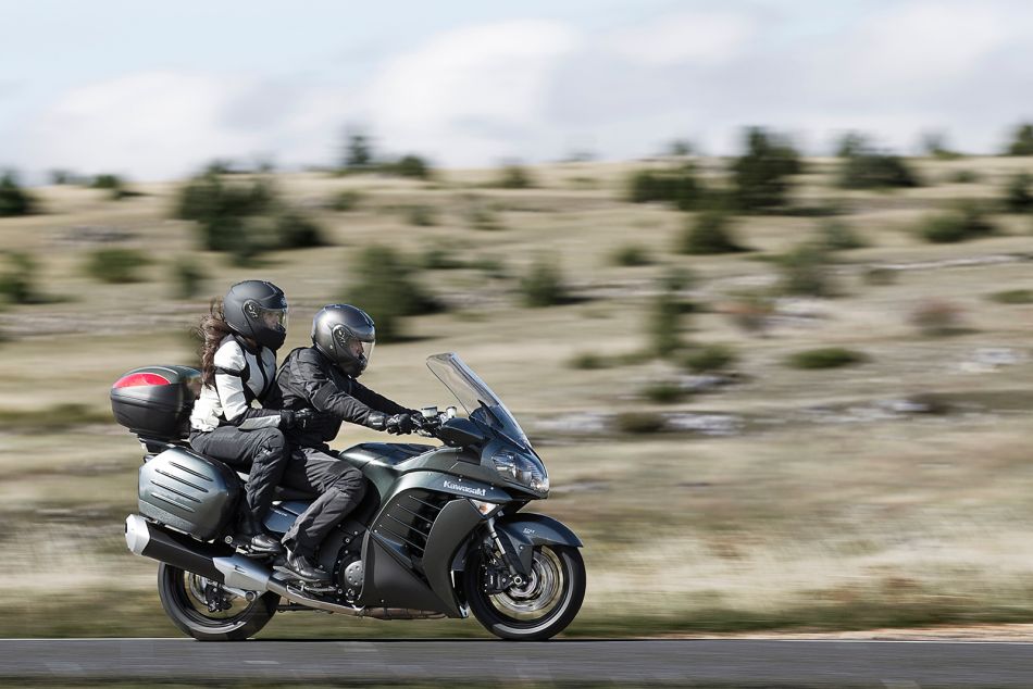 KAWASAKI 1400 GTR KAWASAKI 1400 GTR