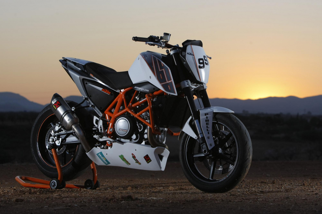 KTM 690 Duke KTM 690 Duke